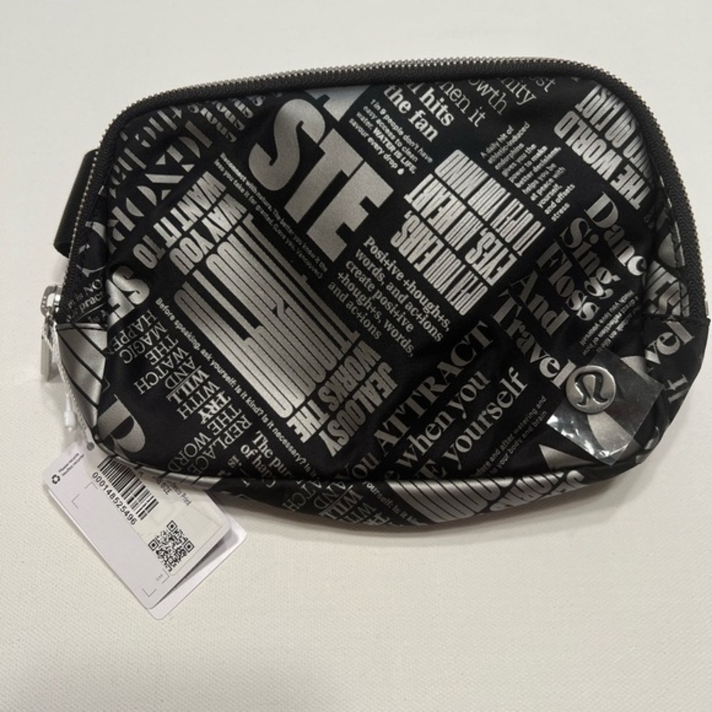 NWT Lululemon Everywhere Belt Bag 1L Manifesto Print!!🔥 (B3)